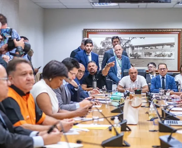 reunião com deputados na Câmara Legislativa do Distrito Federal (CLDF)