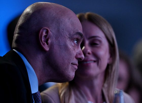 Ministro Alexandre de Moraes ao lado de sua esposa, a advogada Viviane Barci de Moraes.