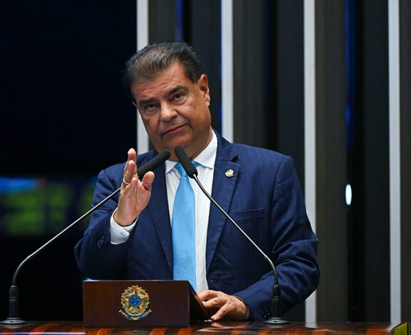 Senador Nelsinho Trad (PSD-MS) em discurso à tribuna.